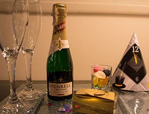 Champagne og nytårspynt