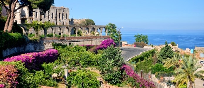 Sicilien i august