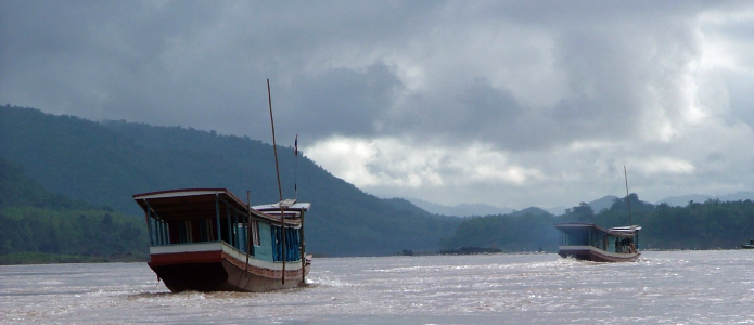 Både på Mekong Floden