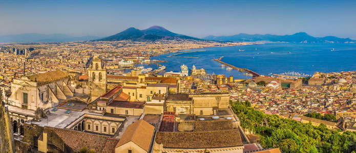 Udsigt over Napoli, en besøgelselsesværdig storby
