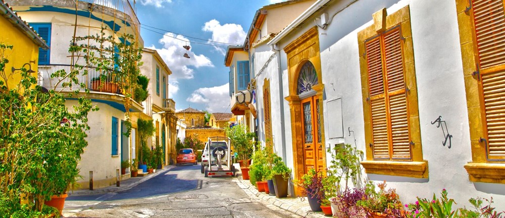 Gade med flotte huse i Nicosia