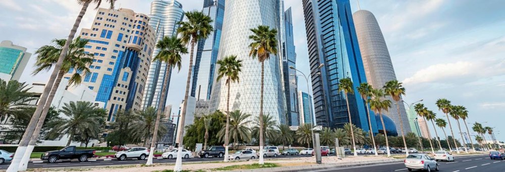 Doha er hovedstaden og den økonomiske kerne i Qatar. Den ligger smukt ved Persiske Golfens kyst i landets østlige del, nord for Al Wakrah og syd for Al Khur.