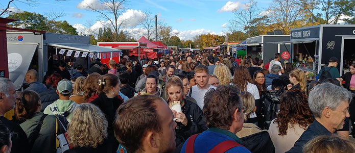 Markeder i Berlin - Loppe- og streetfoodmarked i Mauer Park